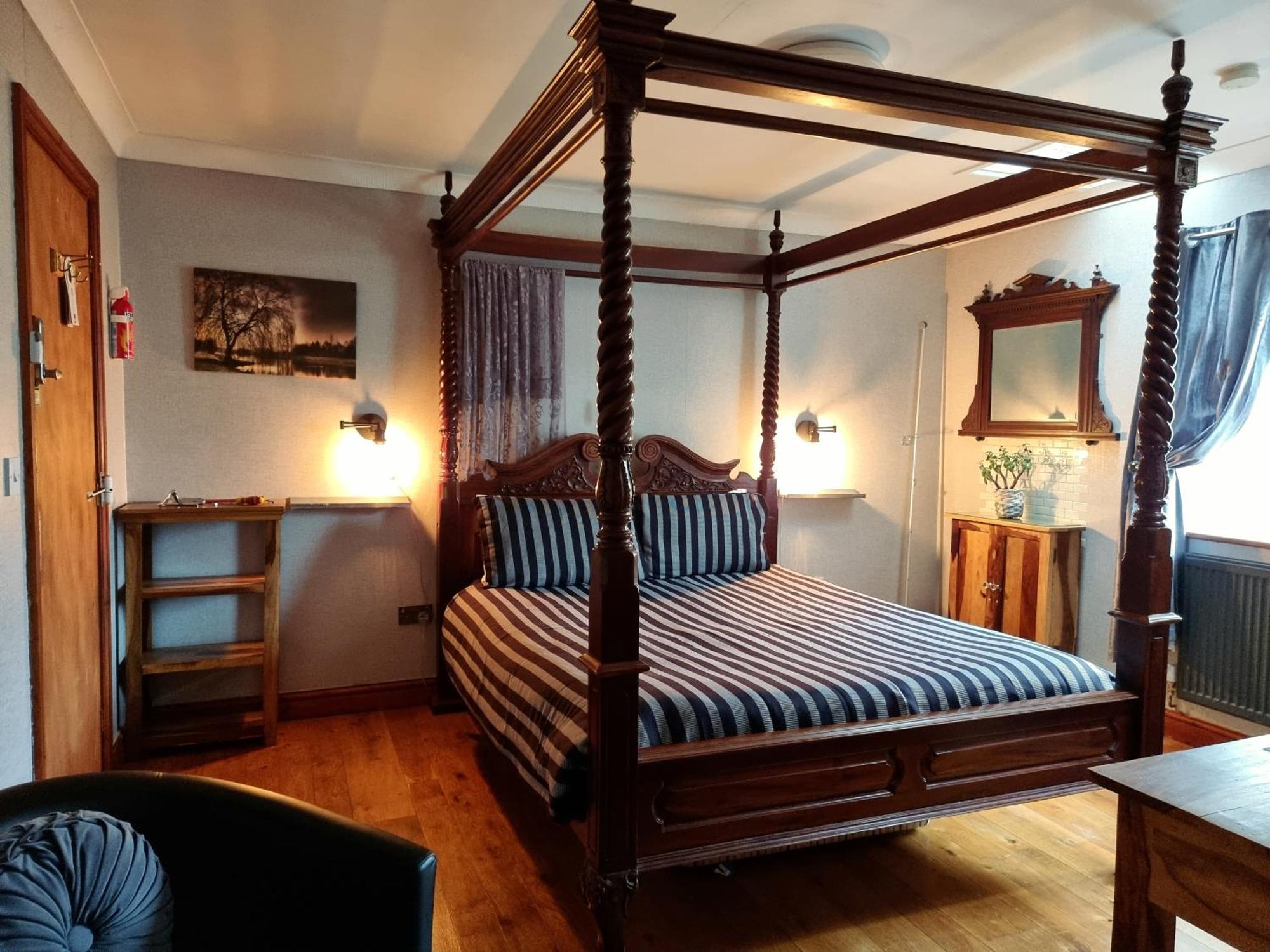 Castle Lodge - Brecon Beacons Accommodation Sennybridge Ngoại thất bức ảnh